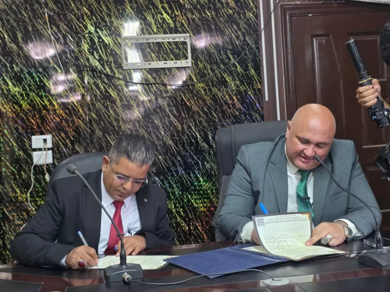 النقابة العامة للعاملين بالنيابات والمحاكم توقع بروتوكولًا لتنظيم رحلات الحج والعمرة بأسعار مخفضة لأكثر من 150 ألف عضو
